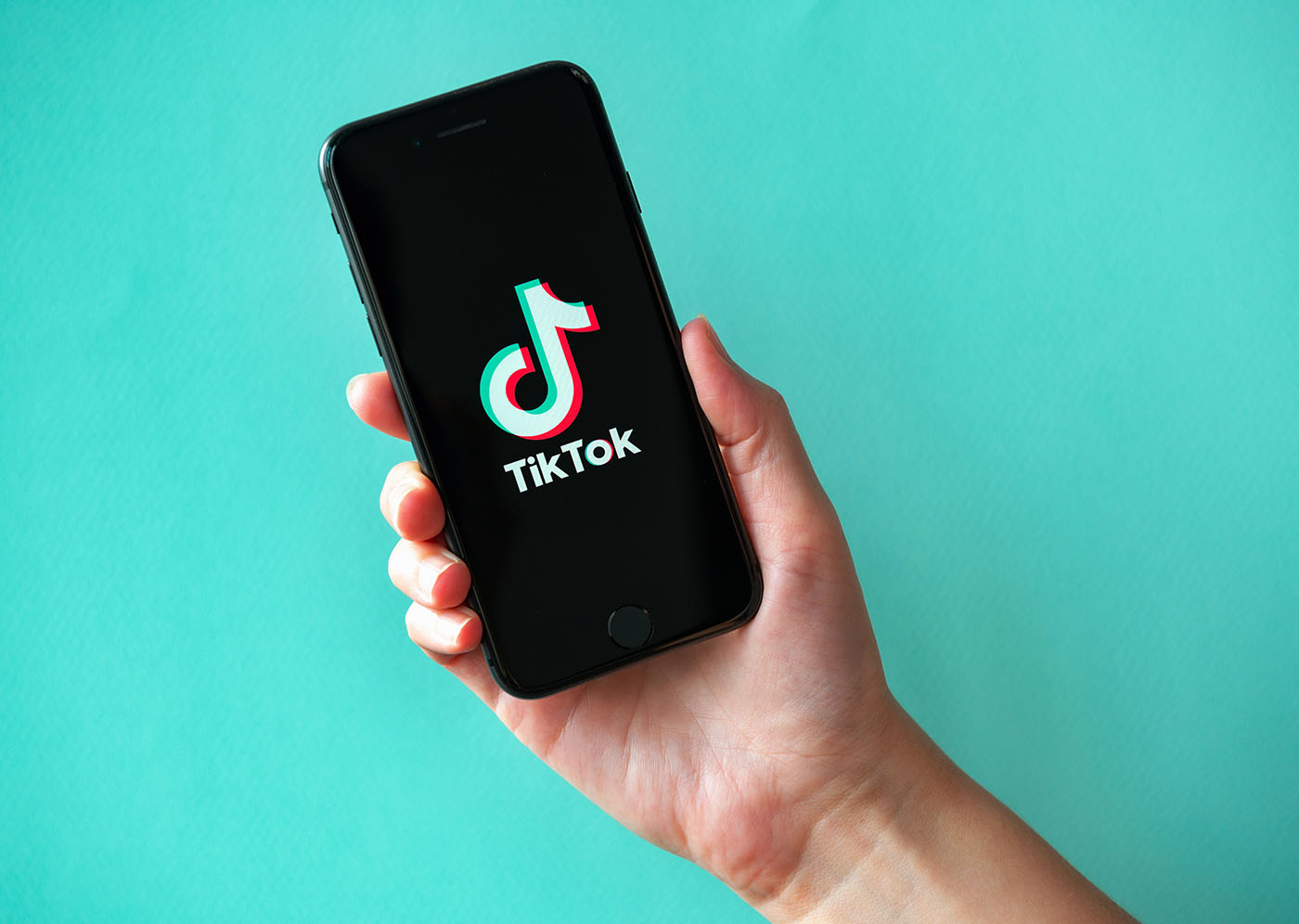 Montażysta filmów TikTok, montażysta reelsów TikTok, montaż TikTok